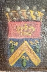 Armes sur le Sacré-C&oelig;ur de JésusÉglise de Jouy-le-Châtel - Sans repèreLes armes sont en bas à gauche.