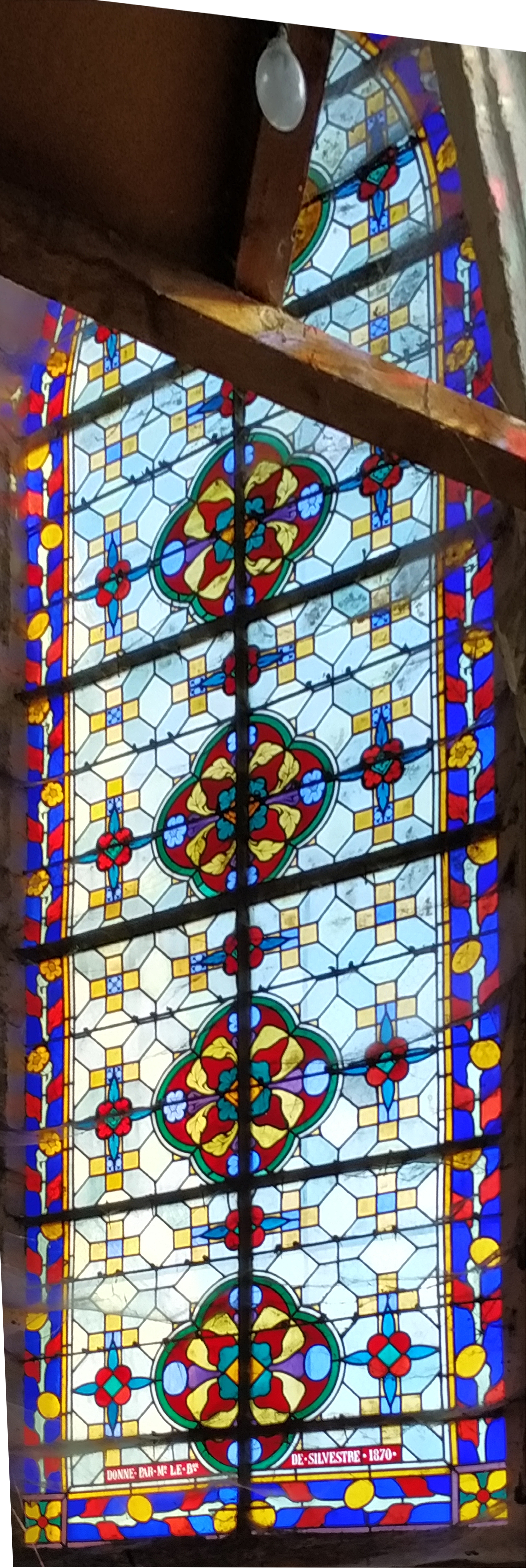 Vitrail aux monogrammes IHS et MAÉglise de Jouy-le-Châtel  - Repère 7Donné par Mr le Bon de Silvestre - 1870