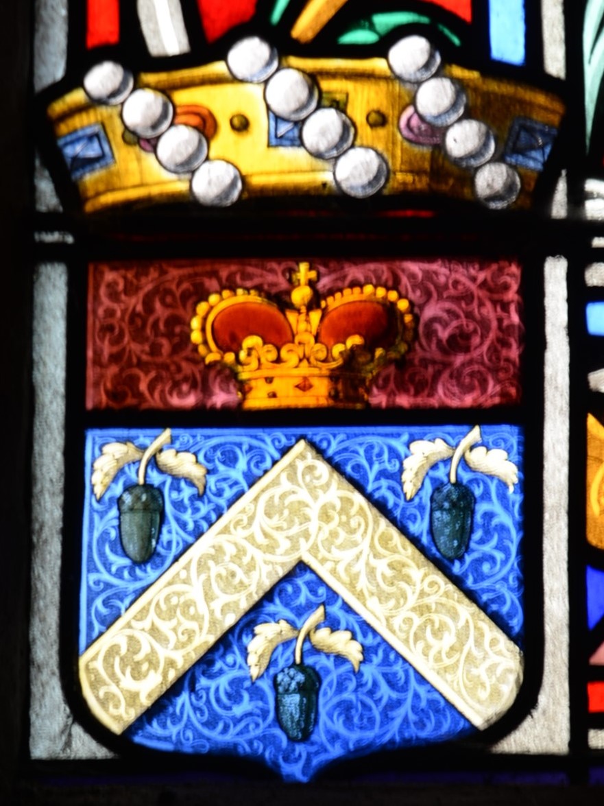 Vitrail Vierge à l'enfant et saint FrançoisDétail sur le blasonÉglise de Jouy-le-Châtel - Repère 9Don de Édouard de Silvestre