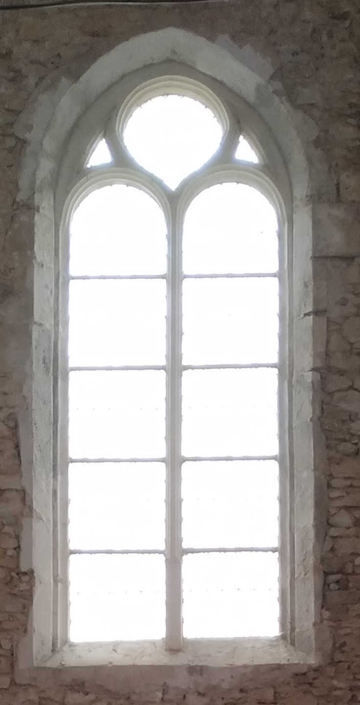 15 - Verrière claire à meneaux