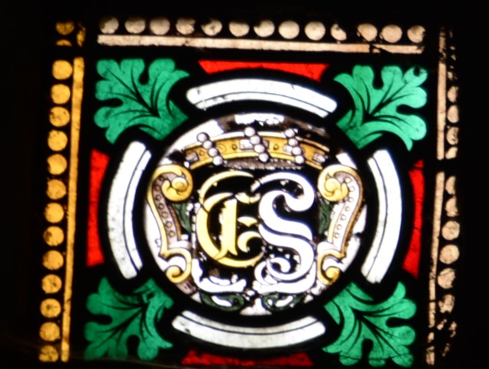 Notre-Dame du Sacré-CœurDétail sur les initialesÉglise de Jouy-le-Châtel - Repère 19Don de Édouard de Silvestre