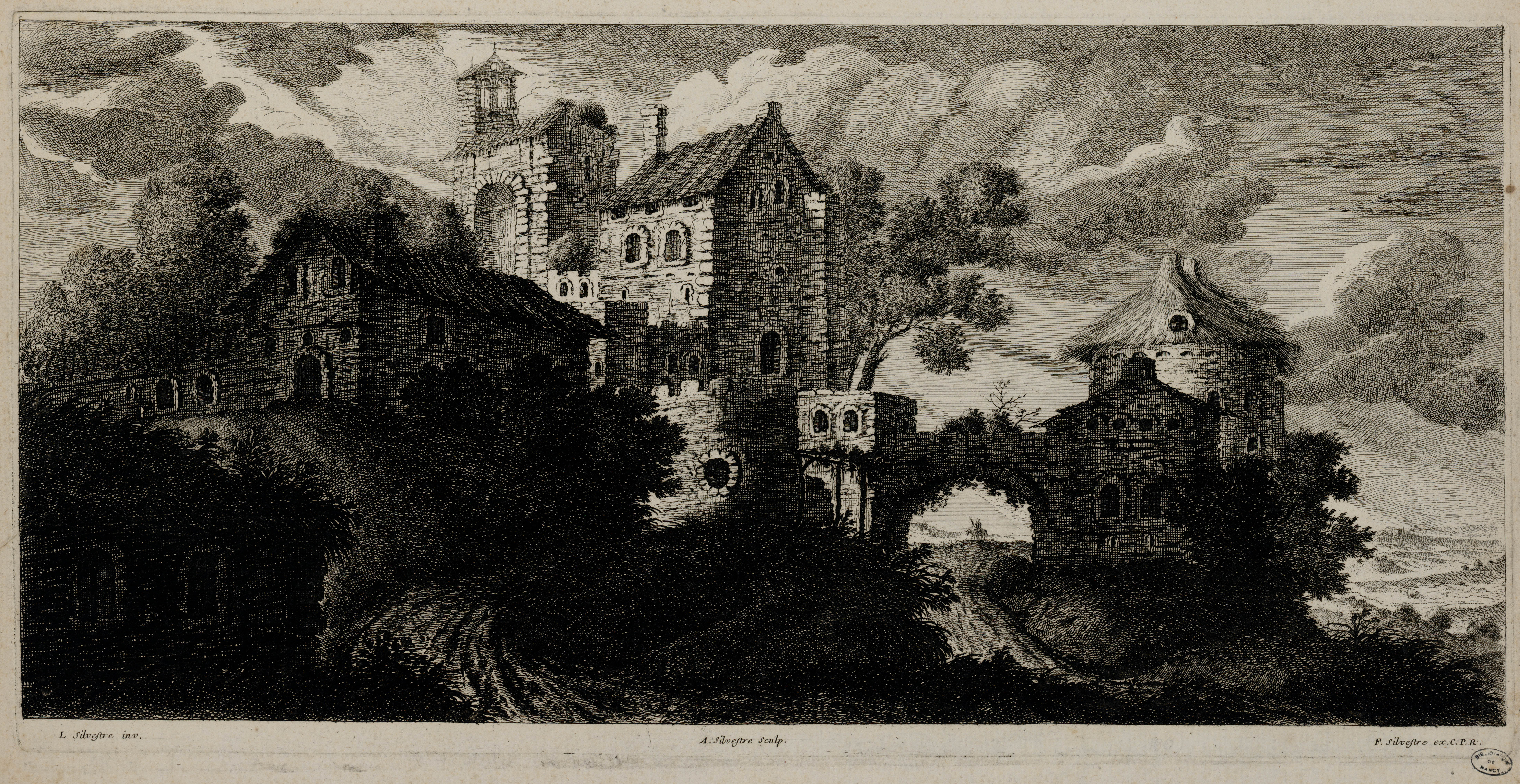 Village avec une église et une maison reliée par une arche
